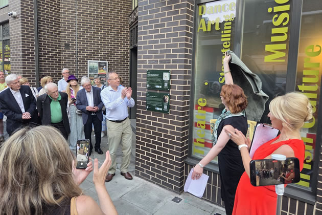 The unveiling of the Irish Heritage Walking Trail