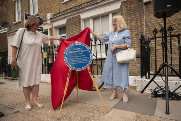 Cllr Daryl Brown (right), Deputy Mayor of H&F, and Judith Webster (left) unveil Edmonia Lewis’ blue plaque