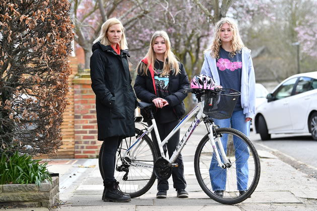 (L R) Michelle Coulter with her daughters Lana and Iris